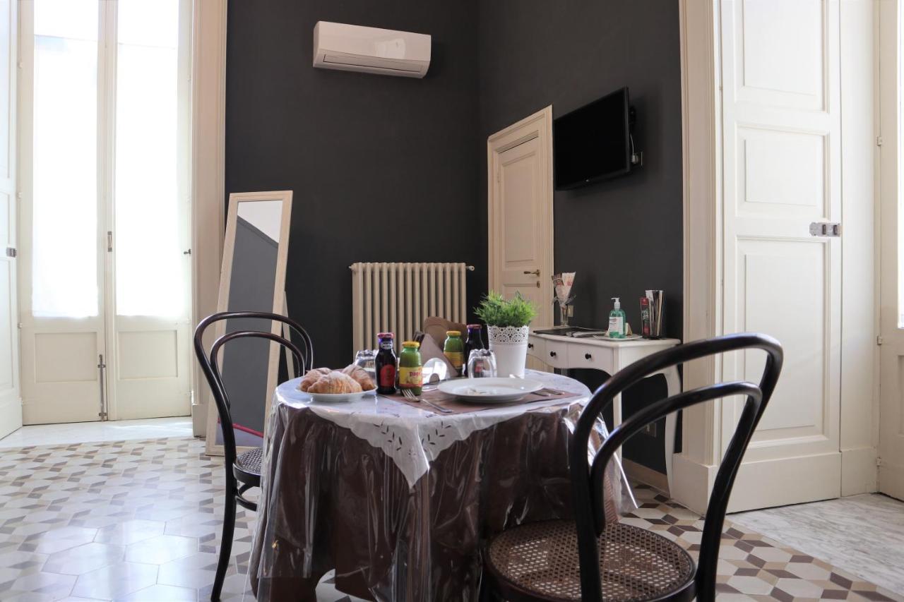 Chez Moi Charme B&B Lecce Ngoại thất bức ảnh