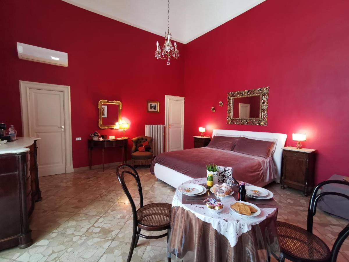 Chez Moi Charme B&B Lecce Ngoại thất bức ảnh